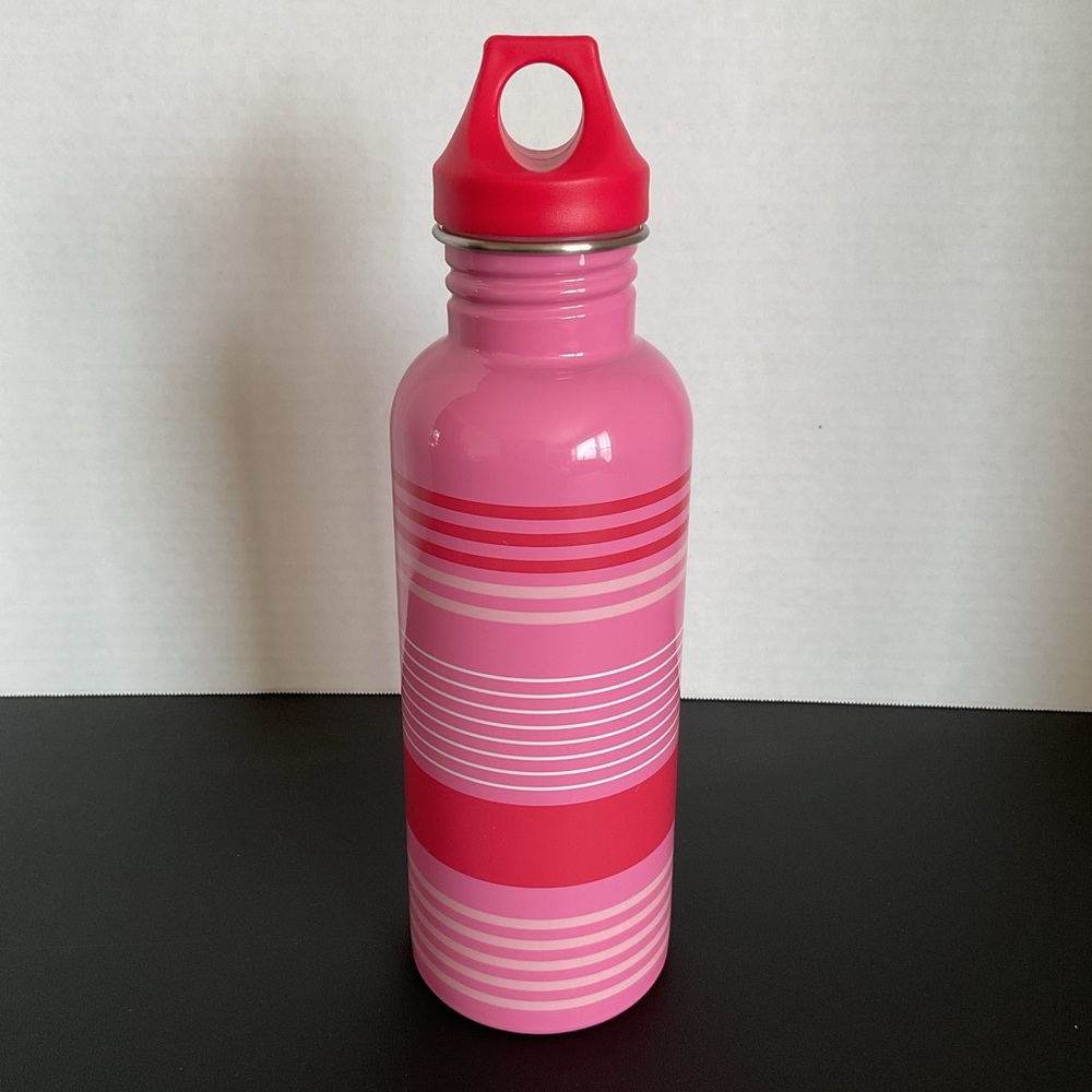 VERA BRADLEY 25 oz. Water Bottle in "Pink Tonal Stripe"